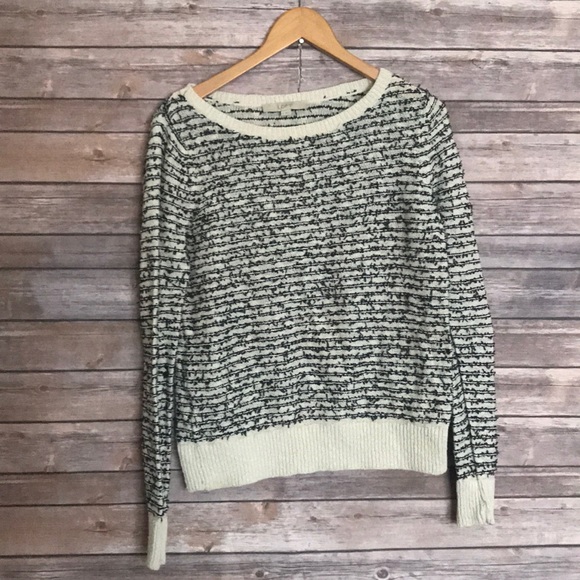 LOFT Sweaters - LOFT Ann Taylor textured detail crew neck sweater